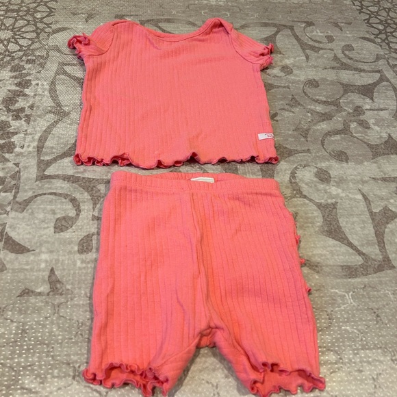 Ruffle Butts 2 piece pajama shirt and shorts set - Picture 1 of 8